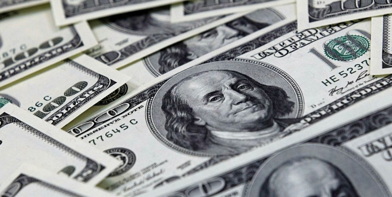 El dólar blue subió a $ 213 y estableció un nuevo récord