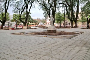 Archivo El Litoral La imagen es de julio de este año, cuando se desarrollaban los trabajos fuertes en la plaza