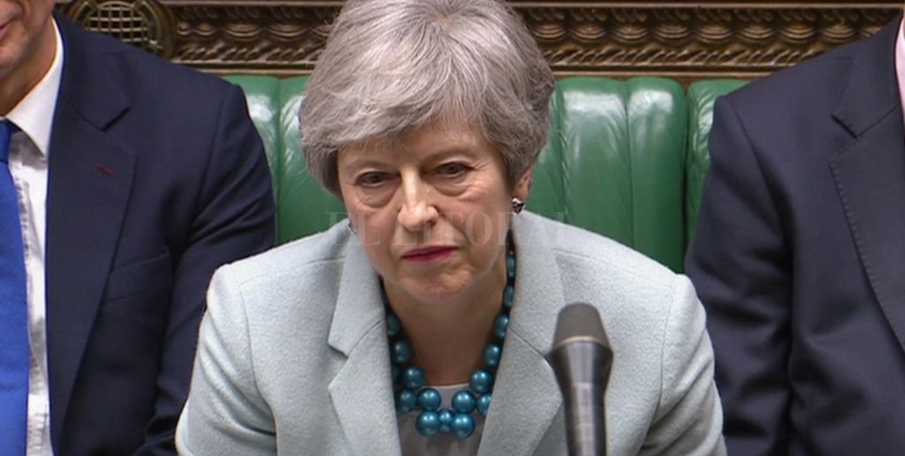 Theresa May admite que no tiene suficientes votos para aprobar su acuerdo del Brexit