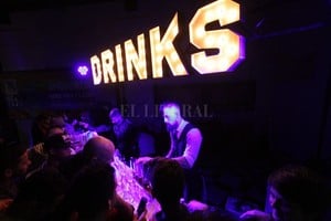 ELLITORAL_271116 |  Manuel Fabatía Iniciativa. En junio del año pasado se desarrolló la primera Fiesta Provincial Sin Alcohol. Los adolescentes disfrutaron de la noche sin tomar bebidas alcohólicas.