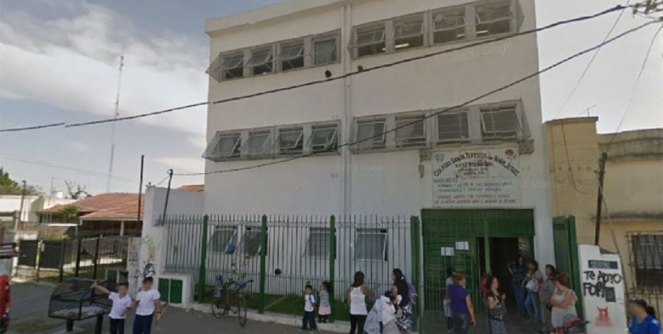 Un alumno de 14 años fue apuñalado por otro de 15 a la vuelta de una escuela en Quilmes
