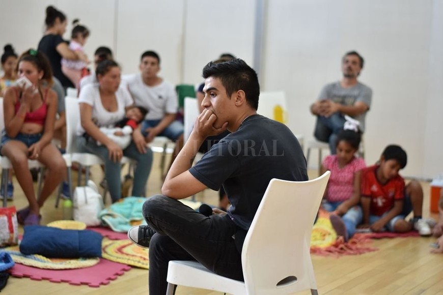 ELLITORAL_233562 |  Gentileza La idea de que la poesía es algo supraterrenal de palabras complicadas es un cliché. Yo veo poesía en la realidad. Mi poesía no se aisla de la realidad, se mete  cuenta González.