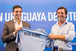 ELLITORAL_428686 |  Gentileza Diego Alonso en su presentación como DT de Uruguay.