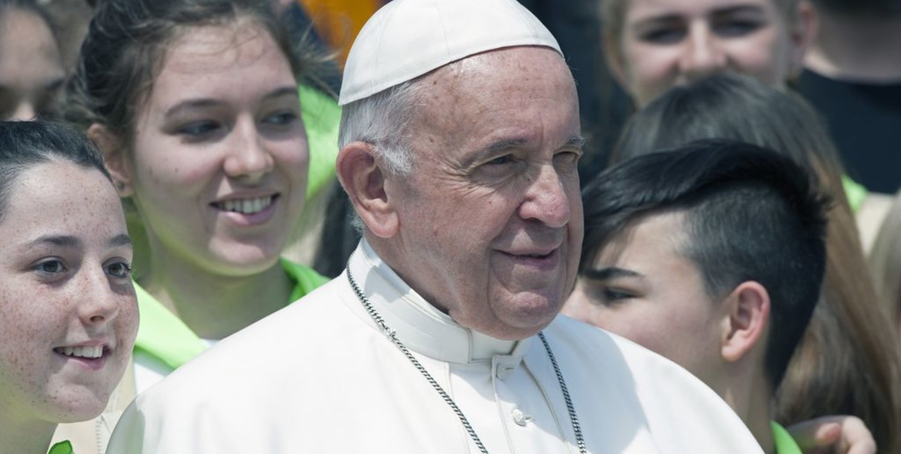El papa convoca a jóvenes economistas y empresarios para humanizar la economía 