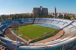 ELLITORAL_247202 |  Gentileza. Si bien no está definido, hay muchas chances de que el partido se juegue en el mítico estadio Centenario. La alternativa es el estadio Luis Franzini, donde ya jugó ante el Santos.