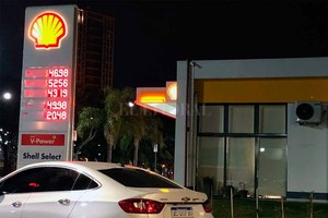 ELLITORAL_242579 |  El Litoral La tabla de precios de Shell, en las primeras horas de este sábado 30 de marzo