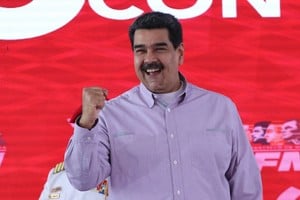 ELLITORAL_266915 |  Xinhua (190626) -- CARACAS, 26 junio, 2019 (Xinhua) -- Imagen cedida por la Presidencia de Venezuela del presidente venezolano, Nicolás Maduro, reaccionando en un acto con integrantes del Frente Francisco Miranda, en Caracas, Venezuela, el 26 de junio de 2019. El presidente de Venezuela, Nicolás Maduro, calificó la noche del miércoles como terrorista y criminal al grupo de funcionarios retirados y activos que estuvo intentando perpetrar hechos violentos y ejecutar un golpe de Estado en Venezuela. (Xinhua/Presidencia de Venezuela) (ms) (vf)