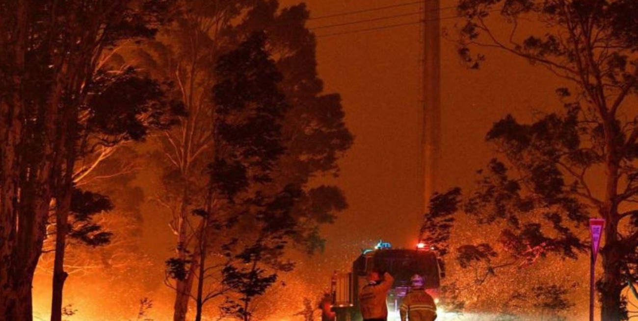 El fuego no da tregua: miles de turistas atrapados por los incendios en Australia
