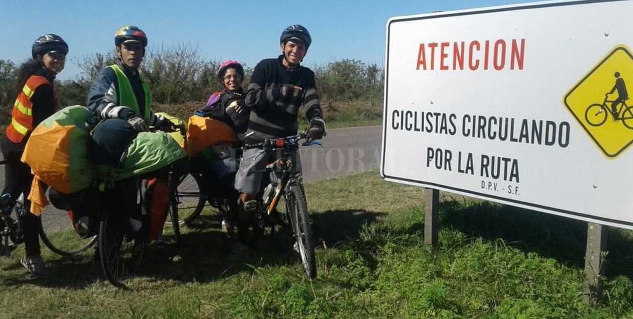 Cuatro venezolanos huyeron en bicicleta de su país y llegaron hasta la Argentina
