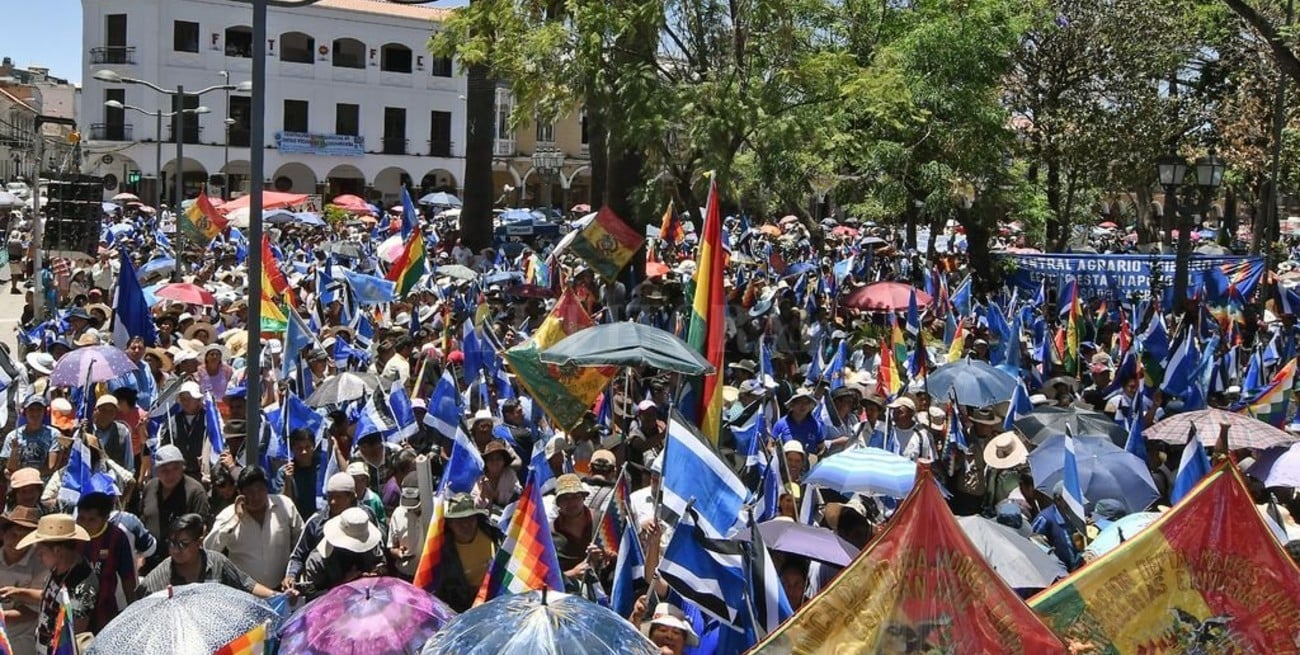 Multitudinaria marcha en apoyo a la reelección del presidente Evo Morales