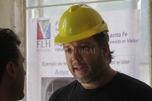 Mauricio Garín Para el restaurador, las bases del trabajo son el respeto por el valor intrínseco que imprimió el autor en el vitral, y la plena conciencia por el resguardo del patrimonio.