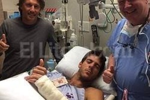 Facebook de Juan Martín Del Potro Del Potro tras la operación, acompañado por su entrenador Franco Davín y el médico Richard Berger.