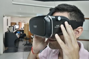 Gentileza UCSF Nuevo equipamiento incorporado para el Media Lab: cámara 360 con visualizador de realidad virtual, steady cam de mano y cámara tipo GoPro.