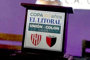 ELLITORAL_204308 |  El Litoral En el clásico se pondrá en juego la copa por los 100 años del diario El Litoral.