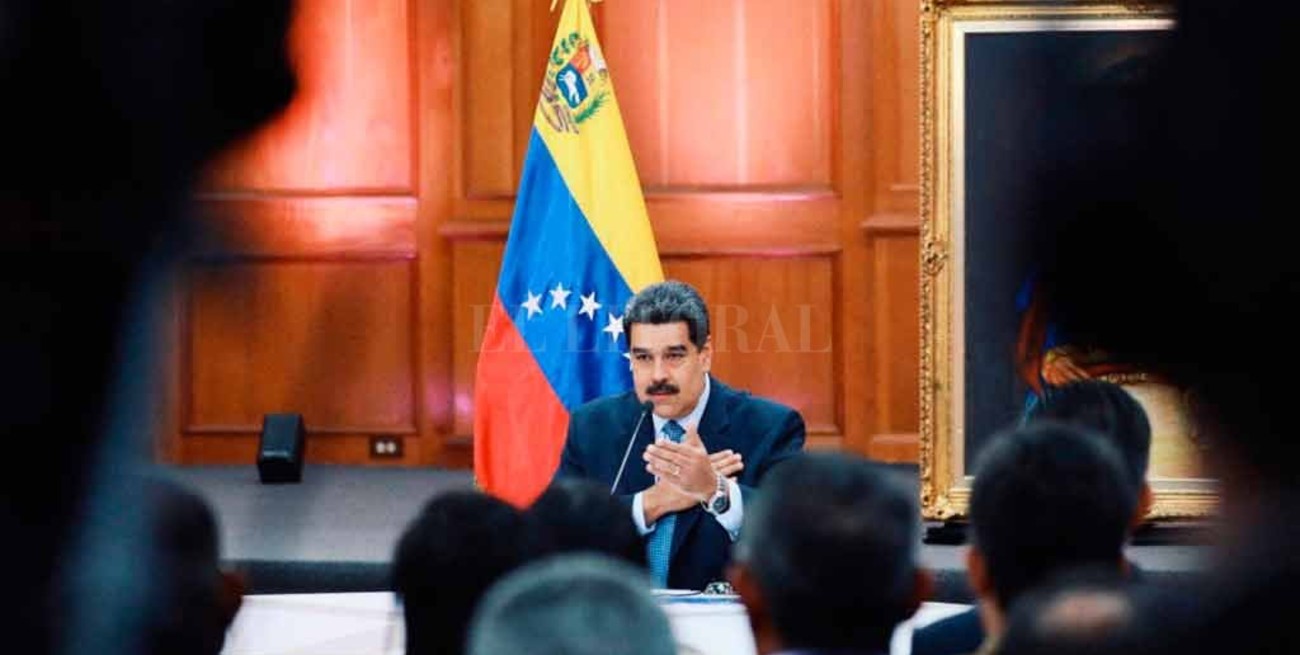 Maduro asume con pocos invitados y tensión en la región