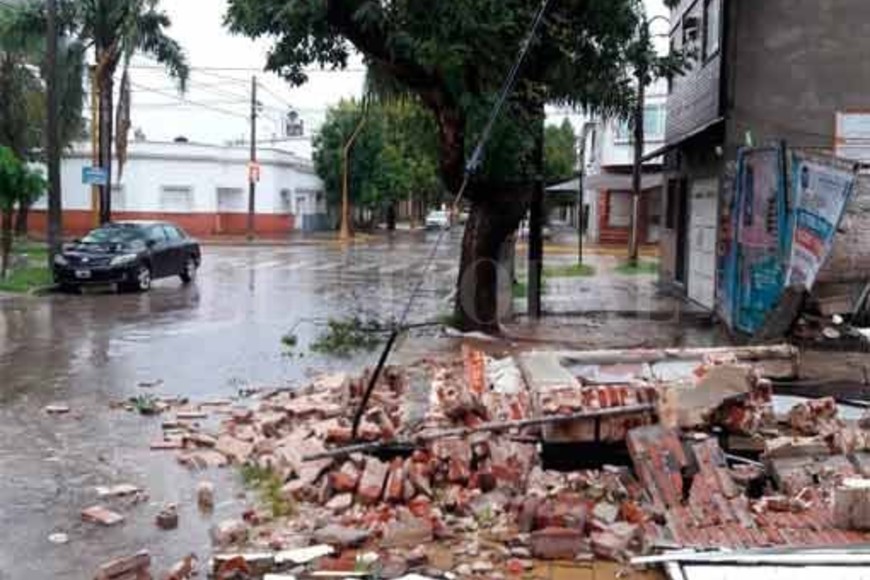 ELLITORAL_239780 |  Periodismo Ciudadano / WhatsApp Necochea y Domingo Silva. Obra en construcción