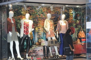 Flavio Raina / Archivo Según un concejal,  las marcas (de ropa femenina) diseñan para un solo target: la ?mujer ideal?, prefieren fabricar pocos talles, entre el 38 y el 42, para que sus modelos ?luzcan?  .