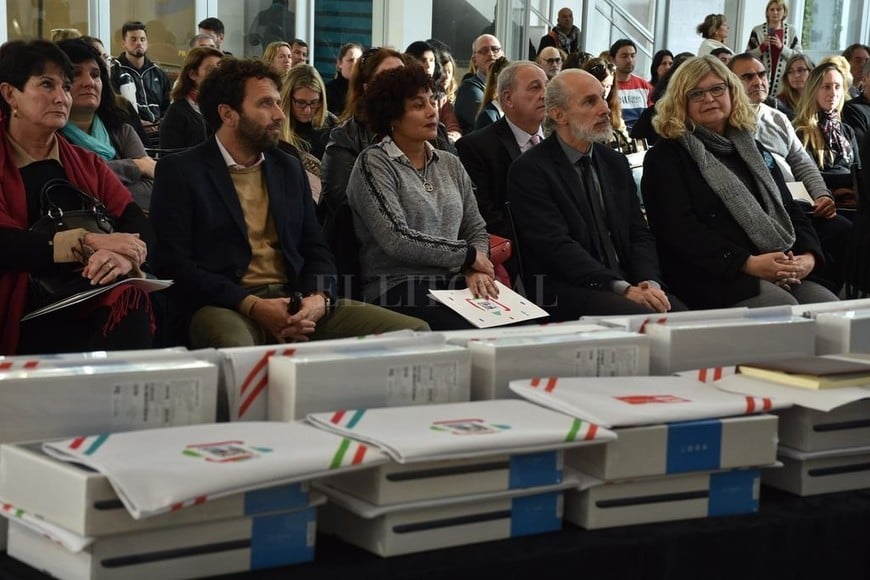 ELLITORAL_248840 |  Luis Cetraro En total, el Ministerio entregará estima entregar 230 tablets para 150 secundarias en toda la provincia.