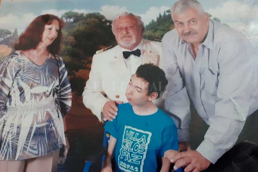 ELLITORAL_267747 |  Archivo El Litoral Sin paz. Rafael, Mónica y Rodrigo, en uno de sus tantos viajes de placer.