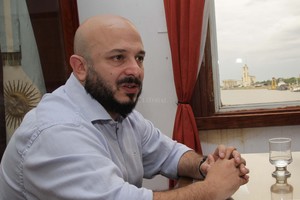 Mauricio Garín. El bien es público pero no son actos administrativos los que define el ente, según afirma Sebastián Simez, administrador del puerto designado por el gobernador.