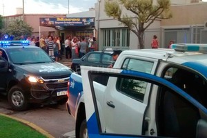 Archivo El Litoral Los damnificados se agolparon en la puerta de la agencia en 1° de Mayo al 6900 a principios de 2017