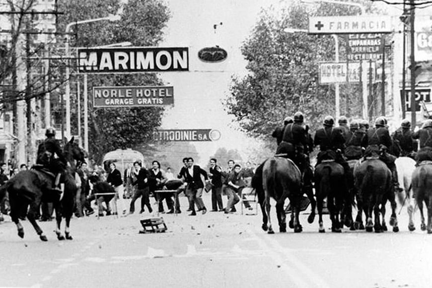 ELLITORAL_248559 |  El Litoral Las calles de Córdoba fueron  tomadas por los manifestantes hasta la entrada del ejército el 29 por la tarde.