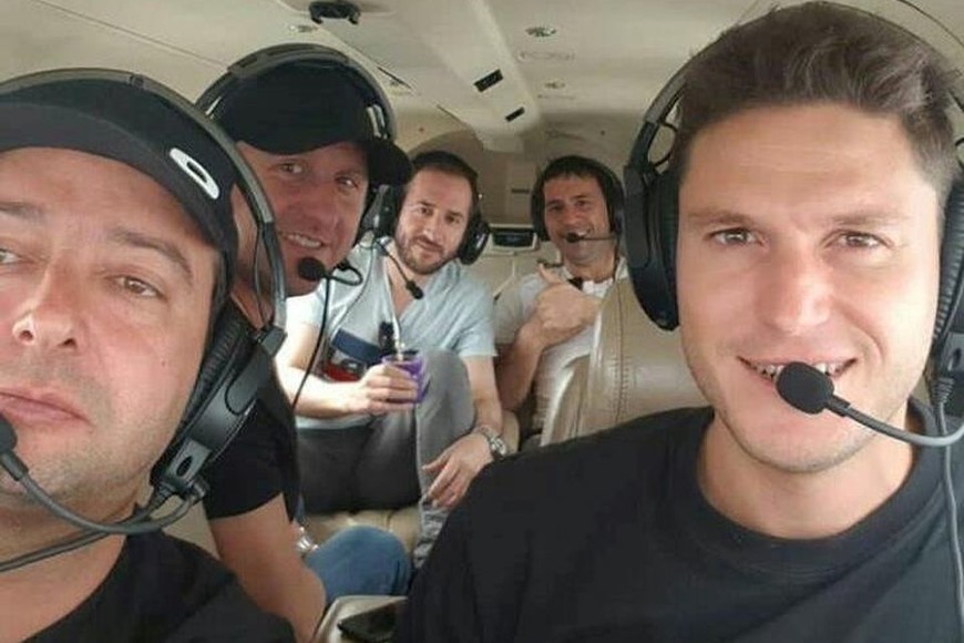 ELLITORAL_236798 |   Amigos, familiares y vecinos de la pequeña ciudad bonaerense de San Vicente se unieron en un doloroso adiós.