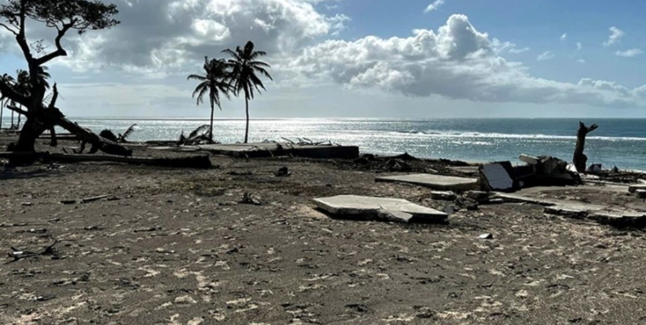 Llegan a Tonga los primeros vuelos con ayuda humanitaria tras el tsunami
