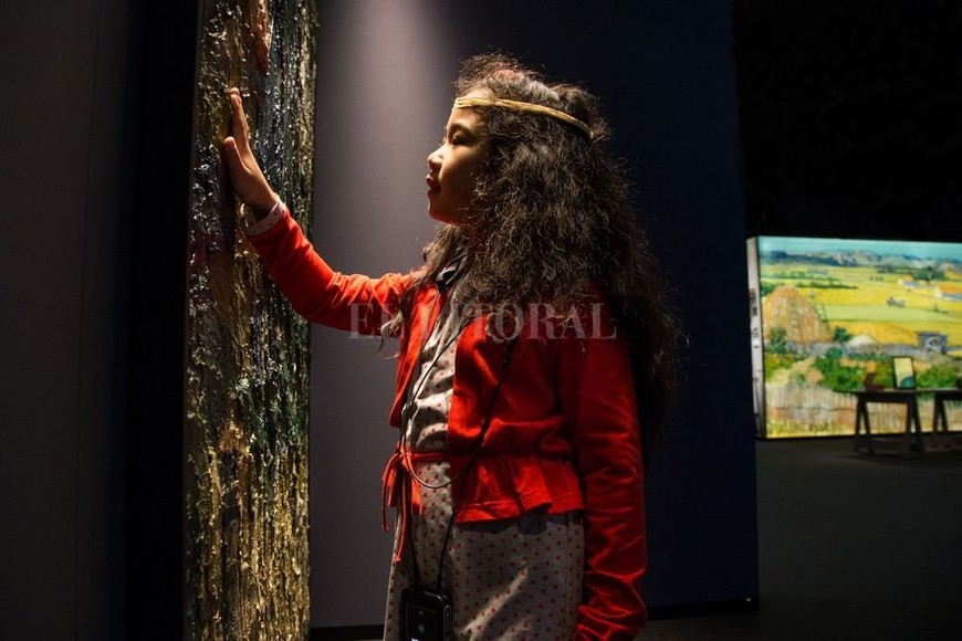 ELLITORAL_422180 |  Gentileza Carolien Sikkenk El visitante podra&#769; tocar con sus propias manos las reproducciones de las obras de arte originales, el trazo de las pinceladas.