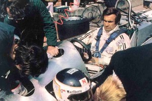 ELLITORAL_427480 |  Archivo. El gesto serio y concentrado, reflejo de su personalidad racional, de Reutemann a bordo de su vehículo de Fórmula 1.