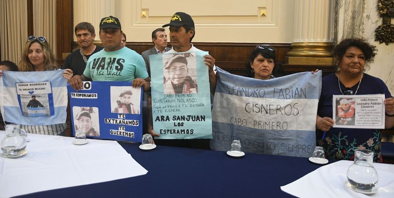 A un mes de su desaparición, sigue sin haber rastros del ARA San Juan