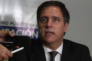 ELLITORAL_193990 |  Archivo El Litoral / Guillermo Di Salvatore Vengo a responder las preguntas que puedan tener  dijo el Dr. Carlos Arietti, que enmarcó el conflicto en los  cambios que fueron anunciados desde el primer momento en que tomé juramento .