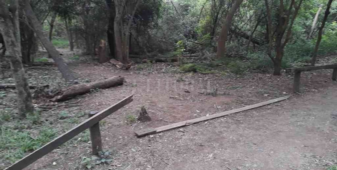 Denuncian actos de vandalismo en el Bosque Besaccia de Rafaela