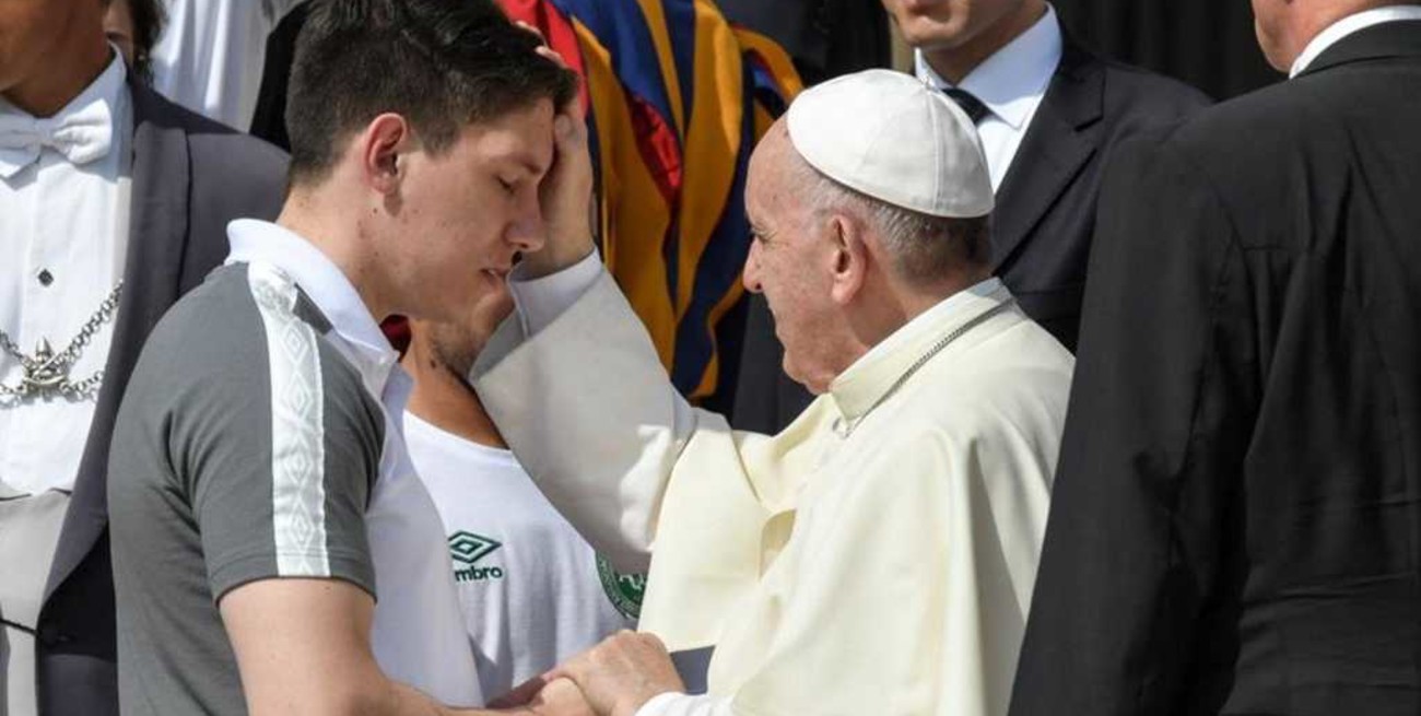 Papa Francisco recibió al plantel de Chapecoense 