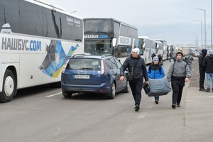 ELLITORAL_439770 |  Reuters Miles de personas buscan salir de Ucrania hacia Polonia