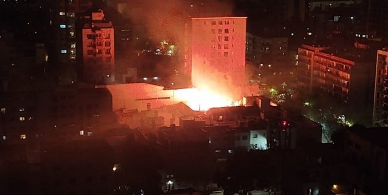 Video: incendio en pleno centro de la Ciudad de Mendoza
