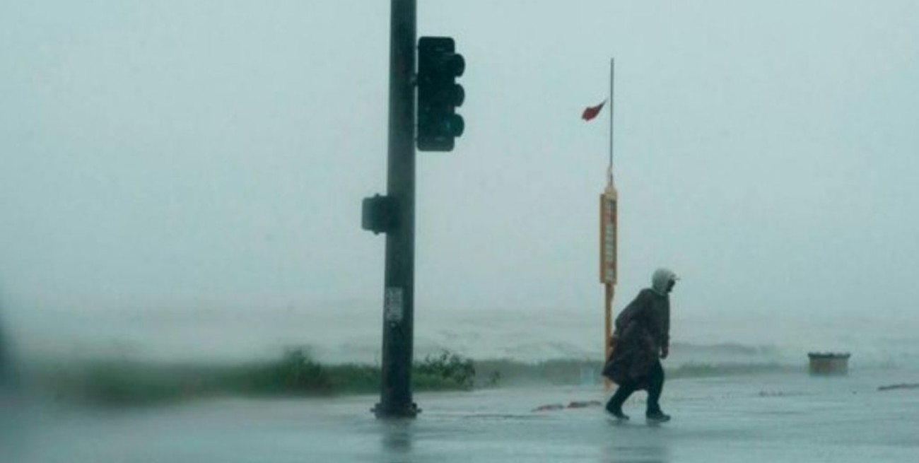 Video: huracán Nicholas toca tierra en Texas y amenaza con fuertes vientos e inundaciones