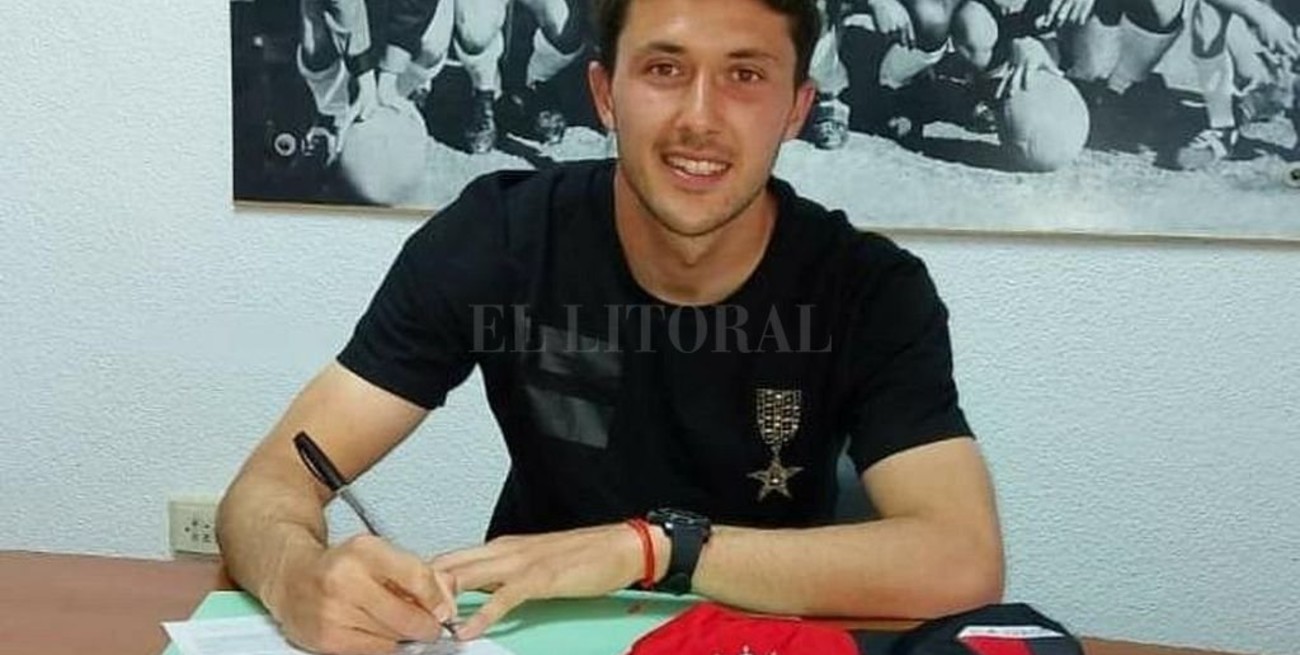 Facundo Garcés firmó su primer contrato con Colón