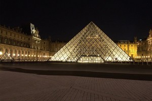 Archivo El Litoral Museo del Louvre.