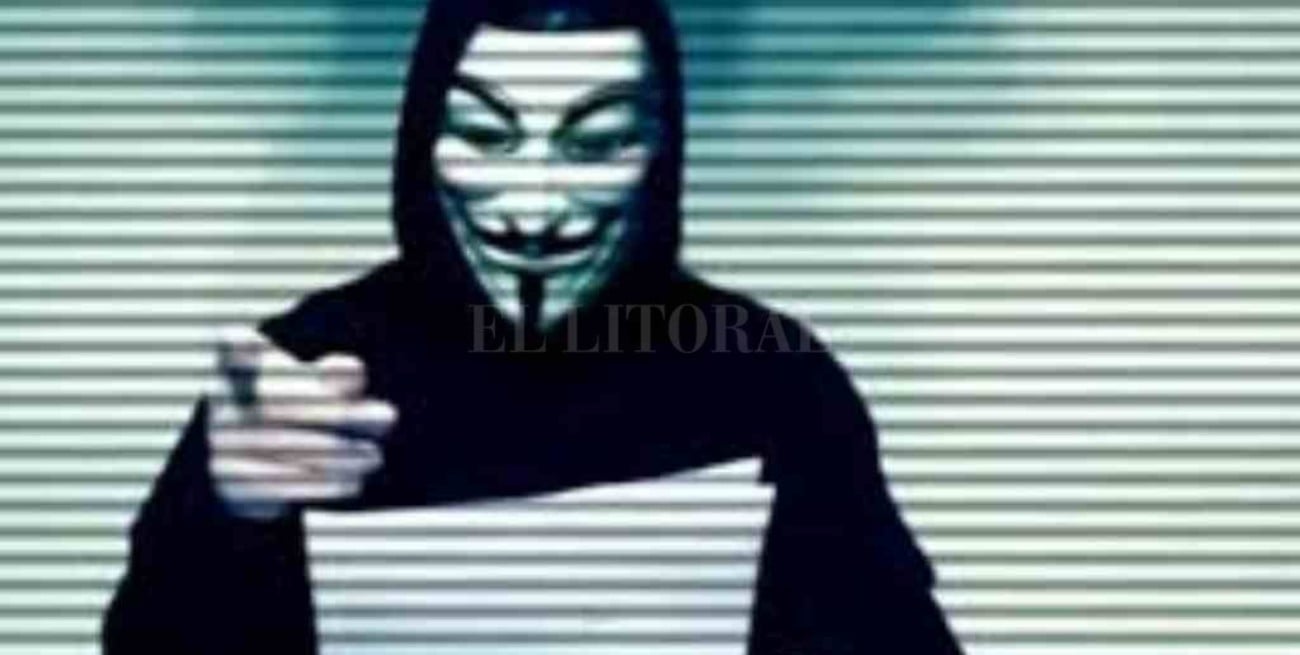 Anonymous reveló datos de 168 funcionarios y legisladores colombianos