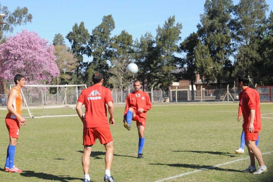 ELLITORAL_315673 |  Luis Cetraro Alguna vez los planteles profesionales de Unión utilizaron La Tatenguita para sus entrenamientos. Ahora, todos se desarrollan en Casa Sol. La Tatenguita ha quedado para la Liga y algunos partidos de reserva. Allí queda una cancha con otras dos que son  auxiliares .