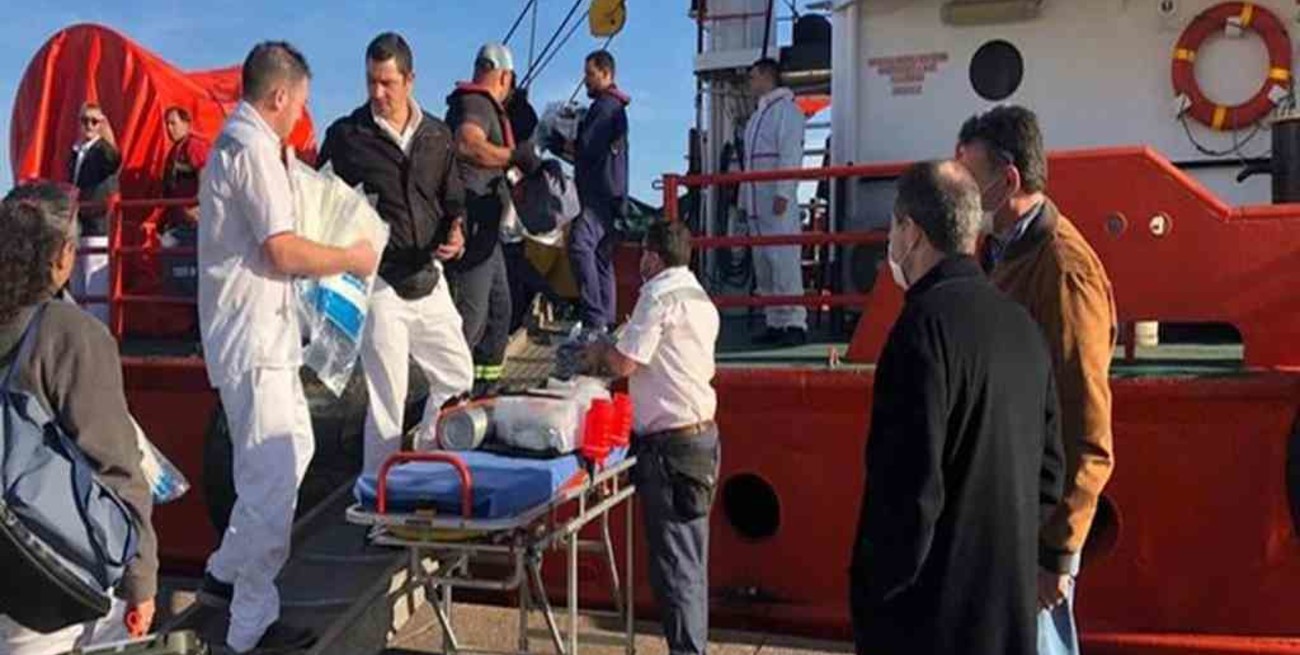 Coronavirus: más de 60 pasajeros de un crucero australiano anclado en Uruguay dieron positivo