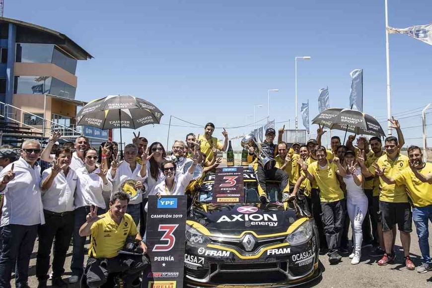 ELLITORAL_326051 |  Archivo Leonel Pernía se consagró Campeón Argentino y Sudamericano 2019 de STC2000 en Neuquén y le dio a Renault Sport el tricampeonato.
