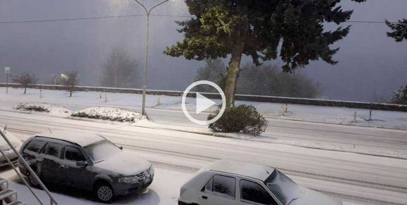 En imágenes: intensa nevada en Bariloche