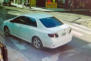 ELLITORAL_285119 |  Captura de pantalla El Toyota Corolla blanco es buscado intensamente