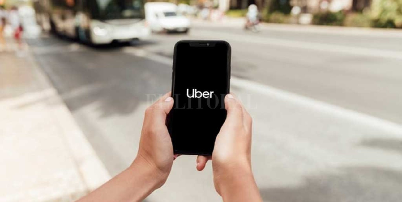 Uber desembarcó en la ciudad y se despertó la polémica