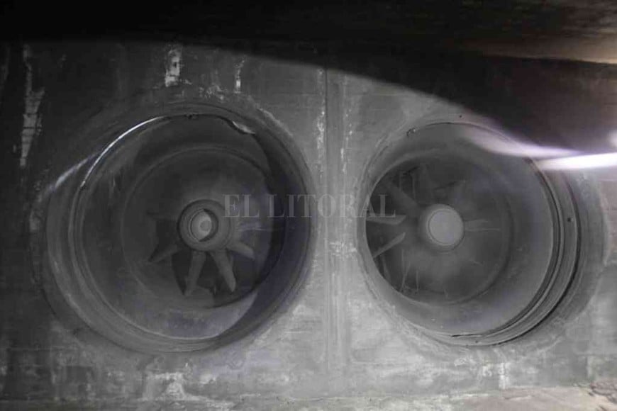 ELLITORAL_321299 |  Mauricio Garin Los conductos de ventilación del túnel cumplen un rol fundamental para que el humo de las quemas no afecte el tránsito dentro del enlace.