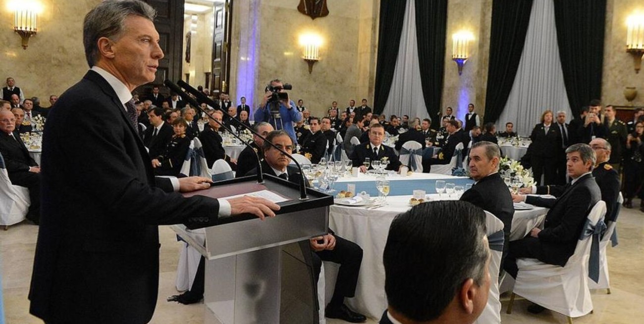 Macri dispuso un 20% de aumento salarial para las Fuerzas Armadas