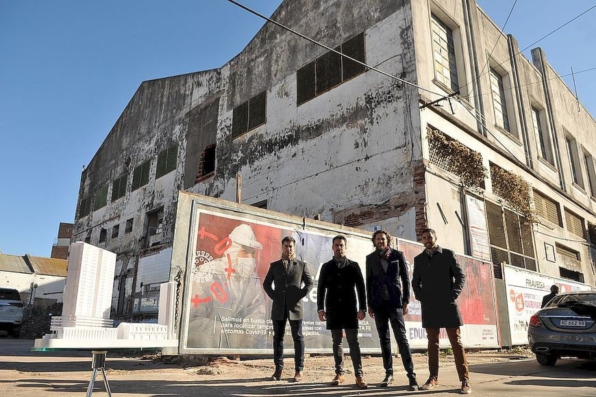 ELLITORAL_318827 |   Octavio y Patricio Benuzzi, Aby Arditti y Fernando Amut, son en la actualidad, parte de la  sangre nueva  de una relación iniciada por Daniel (Arditti), Sergio (Morgenstern) y Polo (Benuzzi).