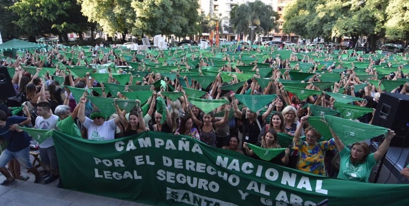 "Pañuelazo verde" en Santa Fe para reclamar por el aborto legal